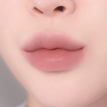 Banila Co. Romantic Blush produit multifonctionnel lèvres et visage pour un look parfait