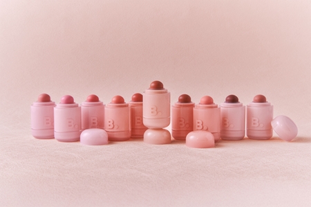 Banila Co. Romantic Blush maquilhagem multi-funcional para rosto e lábios para um look perfeito