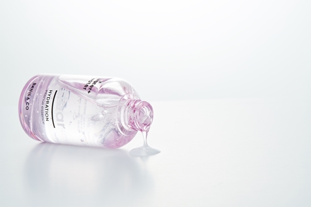 Banila Co. dear hydration koncentrirana hidratantna esencija