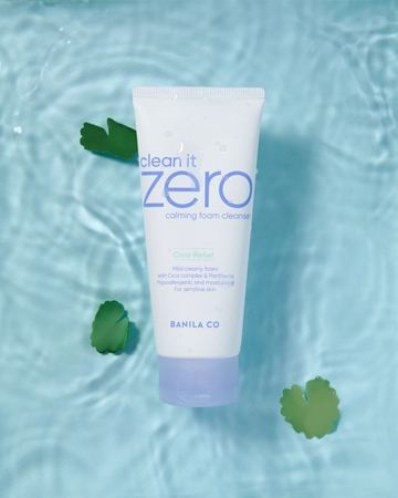 Banila Co. clean it zero calming crème mousse nettoyante pour apaiser et fortifier la peau sensible