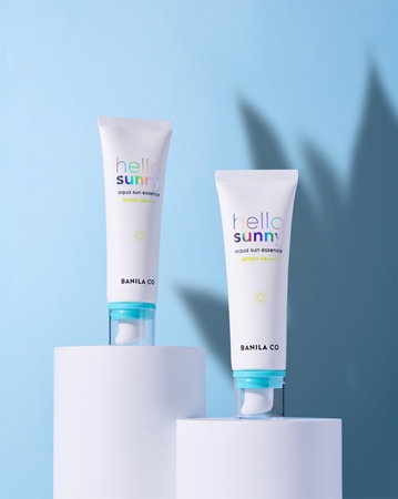 Banila Co. hello sunny Fresh Essence Sun Stick lehký ochranný krém na obličej SPF 50+
