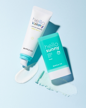 Banila Co. hello sunny Fresh Essence Sun Stick lehký ochranný krém na obličej SPF 50+