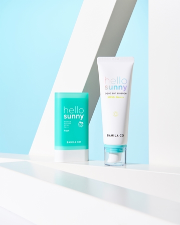 Banila Co. hello sunny Fresh Essence Sun Stick lehký ochranný krém na obličej SPF 50+