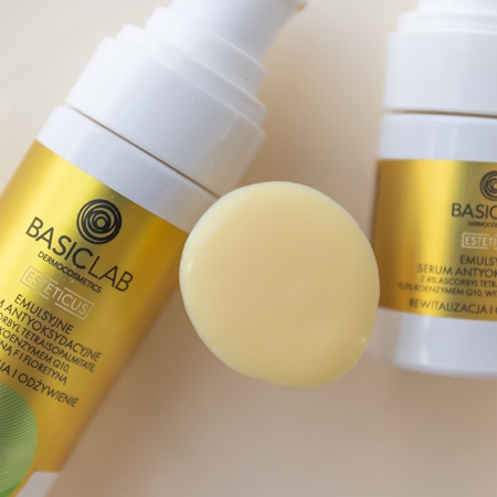 BasicLab Dermocosmetics Esteticus emulsione rivitalizzante viso con effetto antiossidante