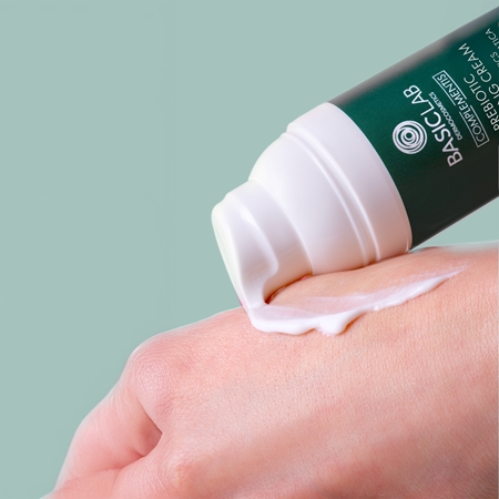 BasicLab Dermocosmetics Complementis crema lenitiva con prebiotici
