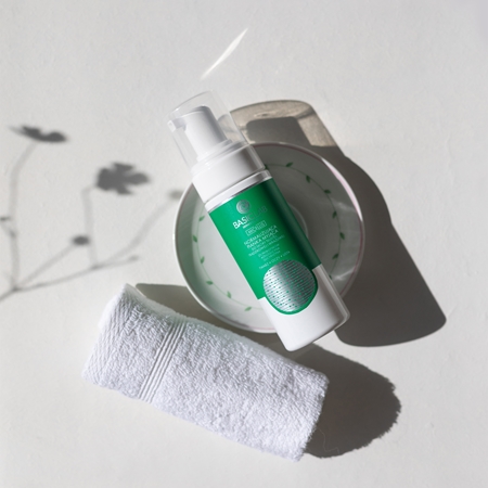 BasicLab Dermocosmetics Micellis espuma de limpeza suave para pele oleosa propensa a acne
