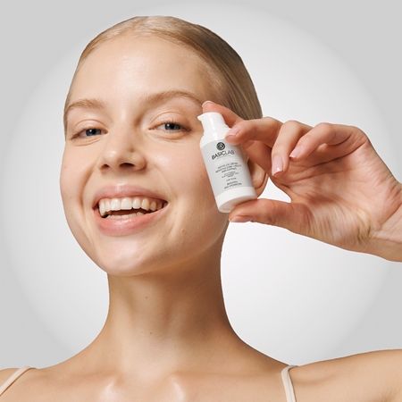 BasicLab Dermocosmetics Complementis light eye cream to treat swelling and dark circles