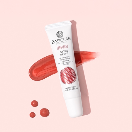BasicLab Dermocosmetics Beauties spīdīgs lūpu balzams ar peptīdiem