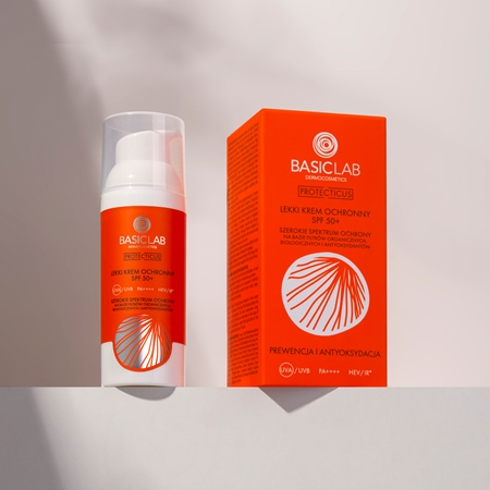 BasicLab Dermocosmetics Protecticus lehký ochranný krém na obličej SPF 50+