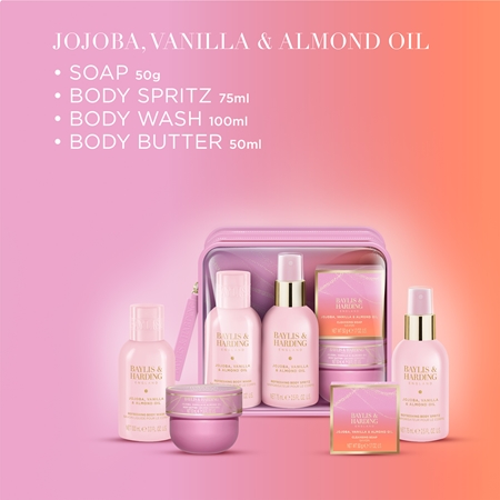 Baylis & Harding Jojoba, Vanilla & Almond Oil Geschenkset unterwegs