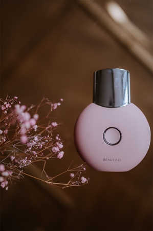 Beautifly B-Scrub Perfume Blush multifunktionell UV-spatel