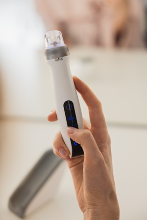 Beautifly CollagenBoost Mesotherapie mit Microinjektionen zur Stimulation des Haarwachstums