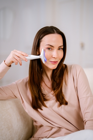 Beautifly LumaLift Pro LED massage device for the face and body