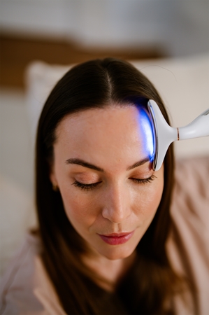 Beautifly LumaLift Pro LED massage device for the face and body