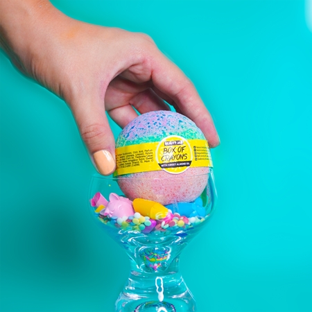 Beauty Jar Box Of Crayons Bath Bomb with almond oil