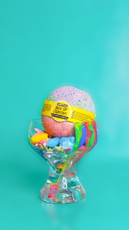 Beauty Jar Box Of Crayons Bath Bomb with almond oil