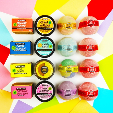 Beauty Jar Box Of Crayons Bath Bomb with almond oil