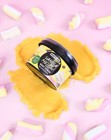 Beauty Jar Yummy Vanilla Mellow απαλό Scrub με αναζωογονητικά αποτέλεσματα