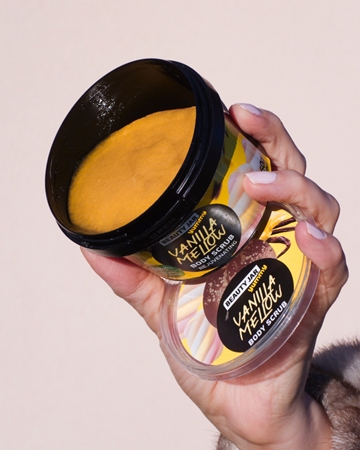Beauty Jar Yummy Vanilla Mellow απαλό Scrub με αναζωογονητικά αποτέλεσματα