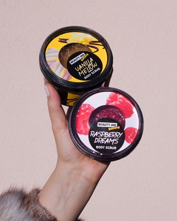Beauty Jar Yummy Vanilla Mellow απαλό Scrub με αναζωογονητικά αποτέλεσματα