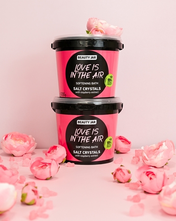 Beauty Jar Love Is In The Air άλατα μπάνιου για απαλό και λείο δέρμα