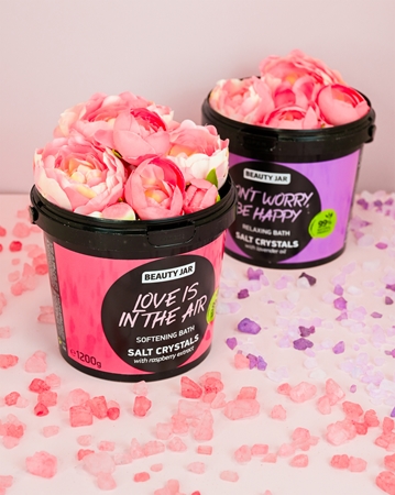 Beauty Jar Don't Worry, Be Happy χαλαρωτικό αλάτι για μπάνιο με άρωμα λεβάντας
