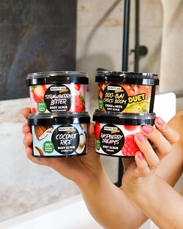 Beauty Jar Yummy Raspberry Dreams gel de dus exfoliant pentru fermitate
