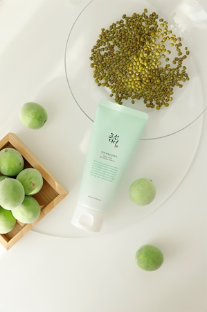Beauty of Joseon Green Plum Refreshing Cleanser crème moussante nettoyante douce pour un effet naturel