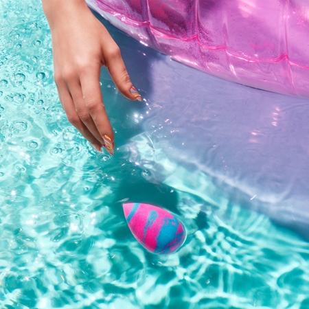 beautyblender® Pool Party gąbka do makijażu dla doskonałej skóry