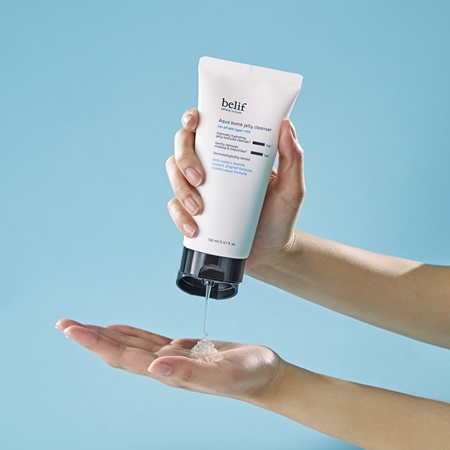 belif Aqua Bomb Jelly Cleanser Moisturizing Cleansing Gel with soothing effect