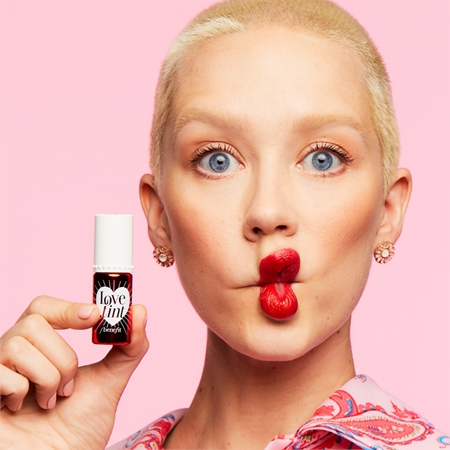 Benefit Lovetint Cheek & Lip Stain нюанс за бузи и устни