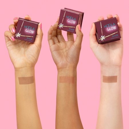 Benefit Hoola Glow posvetlitveni bronz puder