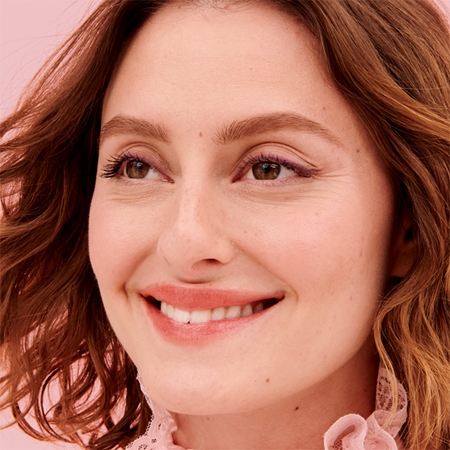 Benefit Gimme Brow+ Volumizing Pencil vandeniui atsparaus poveikio antakių pieštukas apimties suteikiančio poveikio