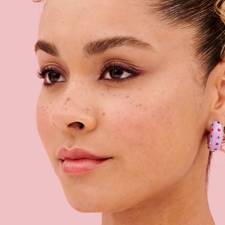 Benefit Gimme Brow+ Volumizing Pencil vodoodporen svinčnik za obrvi za volumen