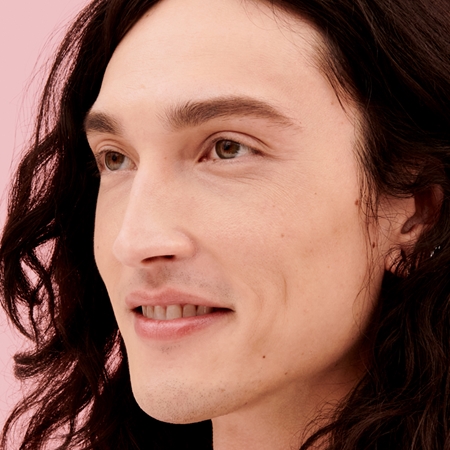 Benefit Gimme Brow+ Volumizing Pencil vodoodporen svinčnik za obrvi za volumen