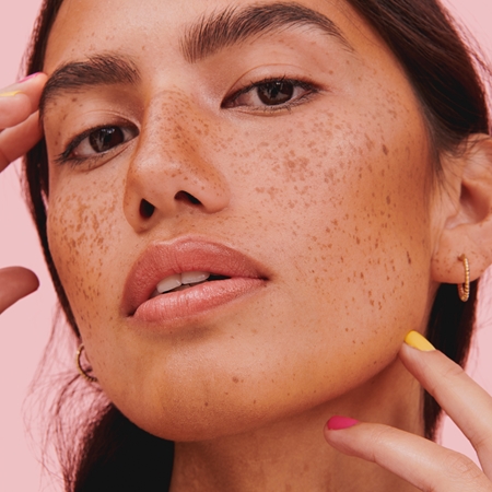 Benefit Hoola bronzinė pudra , matinio efekto