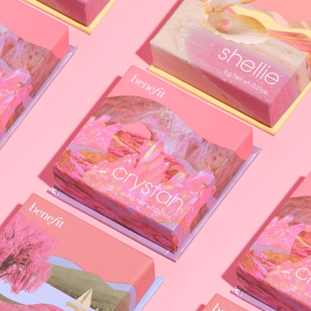 Benefit Crystah WANDERful World Mini púderes arcpír