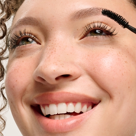 Benefit Fan Fest Fanning & Volumizing Mascara blakstienas tankinantis ir apimties suteikiantis tušas