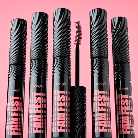 Benefit Fan Fest Fanning & Volumizing Mascara blakstienas tankinantis ir apimties suteikiantis tušas