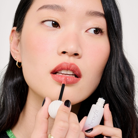 Benefit Plushtint зволожувальна рідка матова губна помада