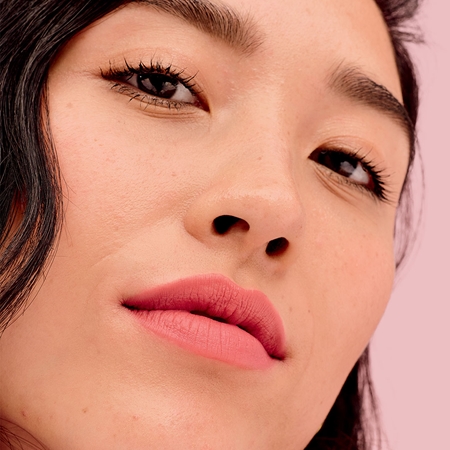 Benefit Plushtint mat vlažilna tekoča šminka