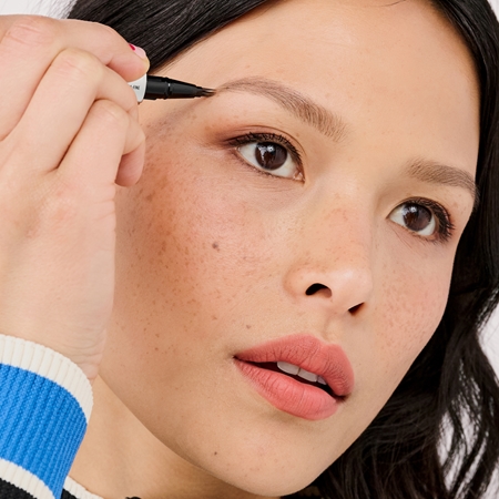 Benefit Mighty Fine Brow Pen олівець для брів