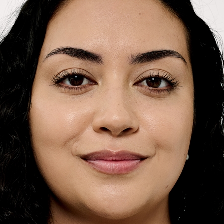 Benefit The POREfessional Foundation das flüssige aufhellende Make-up mit Niacinamid