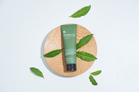 Benton Deep Green Tea mousse nettoyante hydratante au thé vert