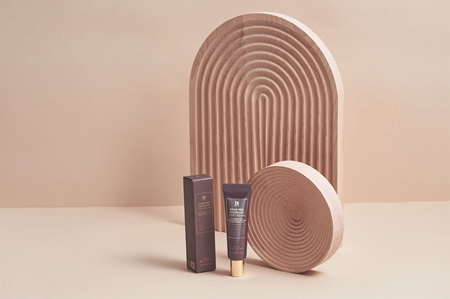 Benton Snail Bee Moisturising and Smoothing Eye Cream for sensitive and intolerant skin