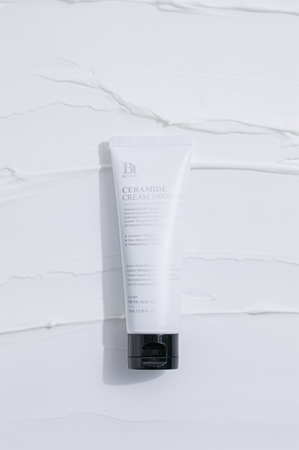Benton Ceramide Soothing And Moisturizing Cream for skin regeneration and renewal