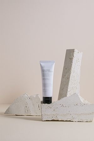 Benton Ceramide Soothing And Moisturizing Cream for skin regeneration and renewal