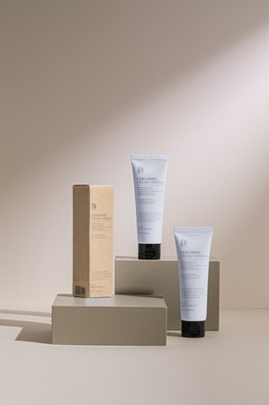 Benton Ceramide Soothing And Moisturizing Cream for skin regeneration and renewal