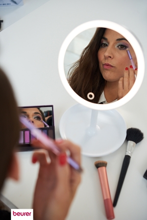 BEURER BS 45 oglinda cosmetica cu iluminare LED de fundal