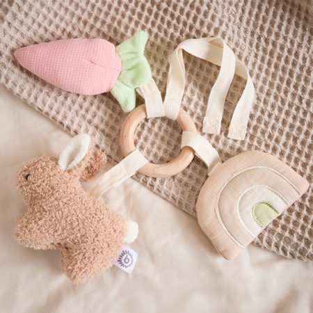 Bieco Activity Toy Bunny Fine контрастна играчка за окачане